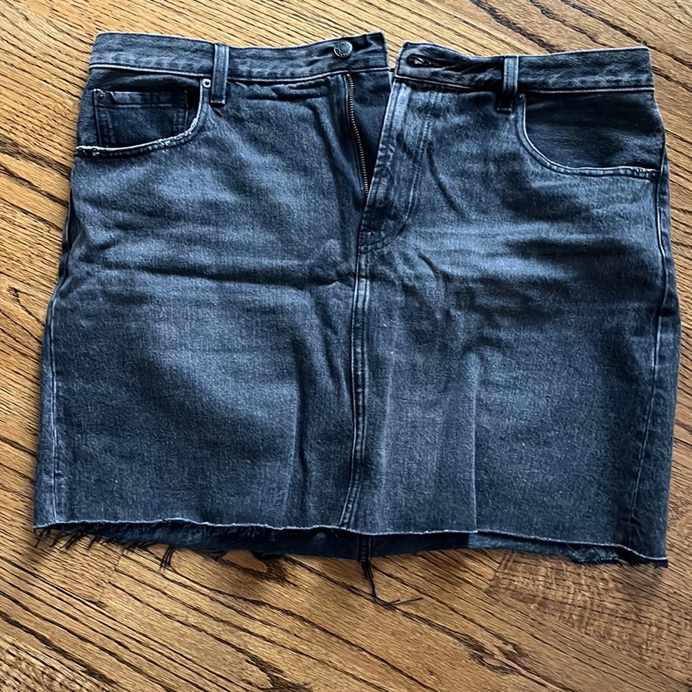 Everlane | Black denim skirt w/ frayed hem. Size 33 tag - fits ~12. Too small.